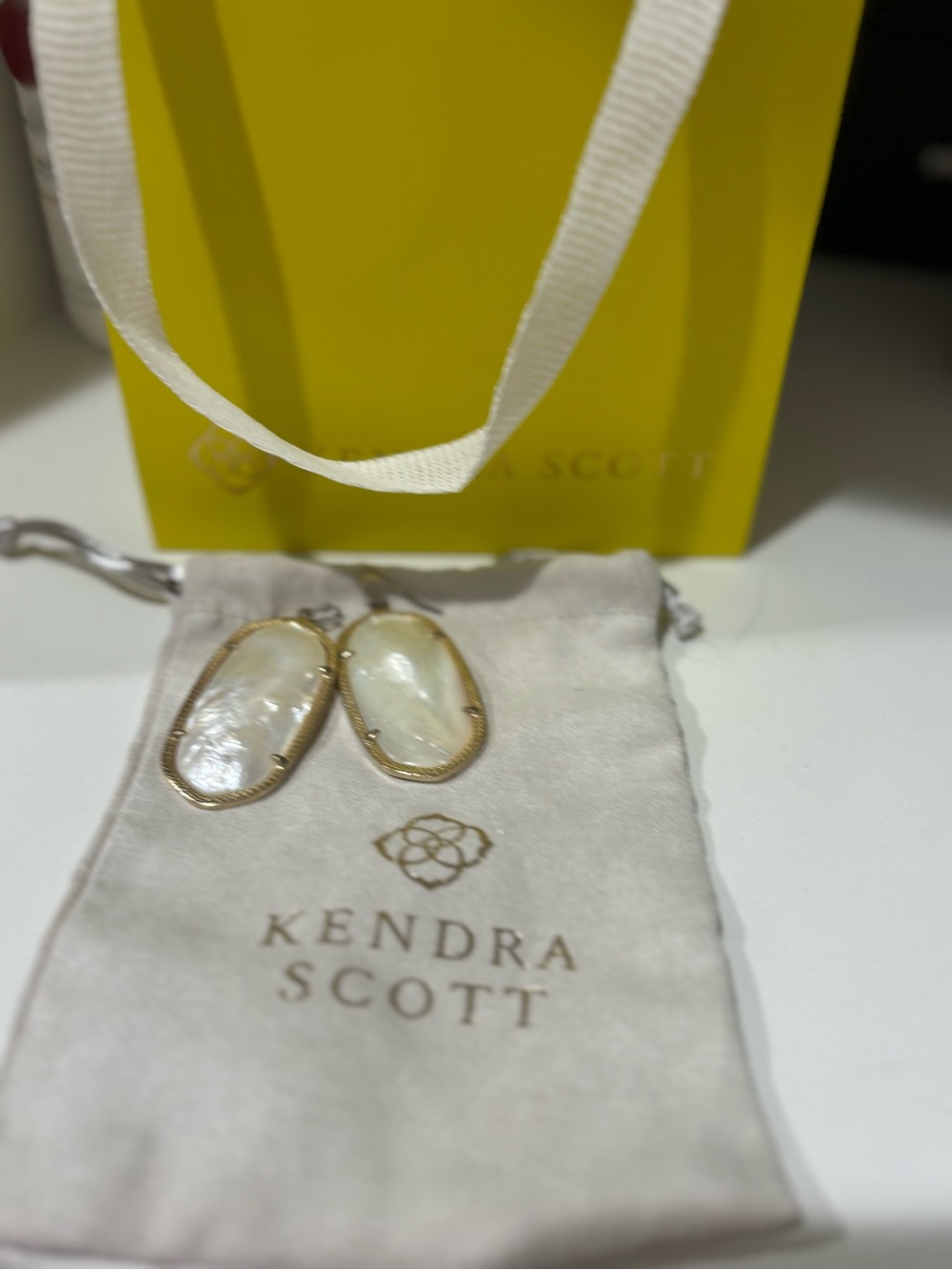 Kendra Scott Pearl Iridescent Oval Drop Earrings - White/Gold